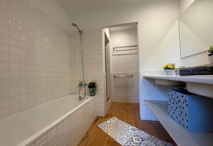 Общежитие Private Rooms By Arco De Triunfo