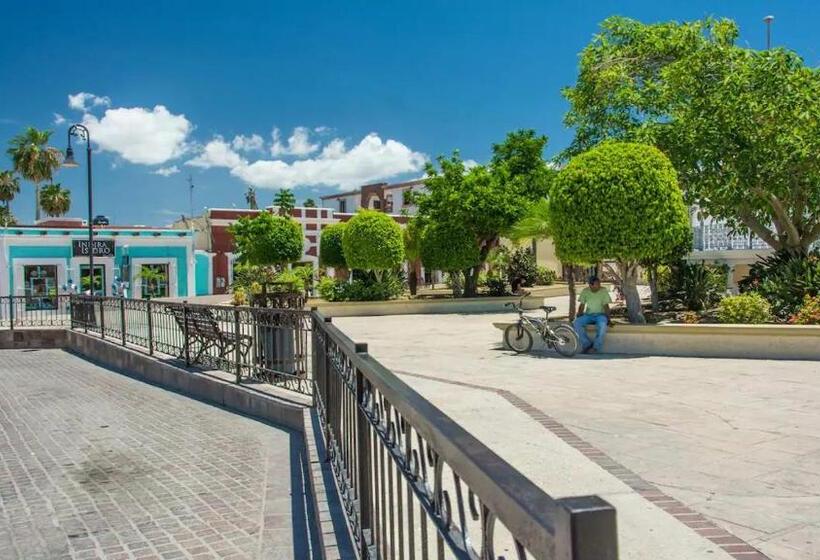 هاستل Spacious & Luxurious King Suite At Los Cabos