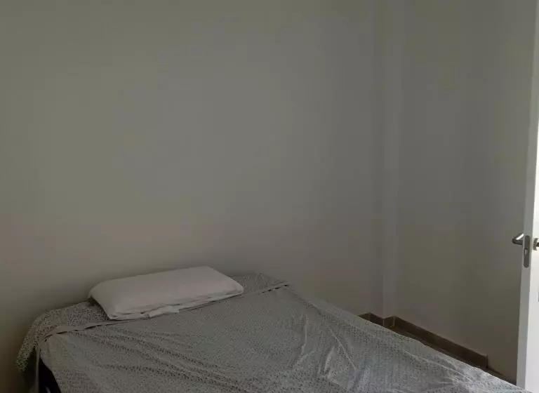 ベッドアンドブレックファースト Albergue Hostel Socios