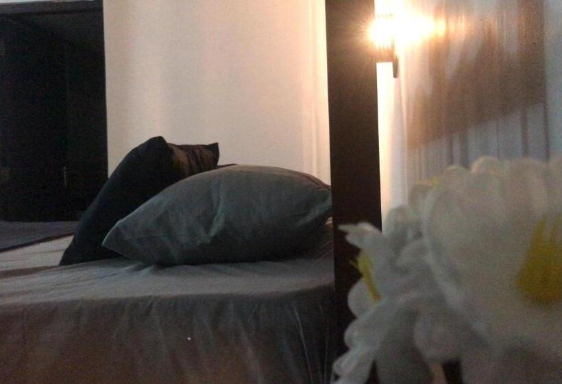 مبيت وإفطار Silver Sands Beach