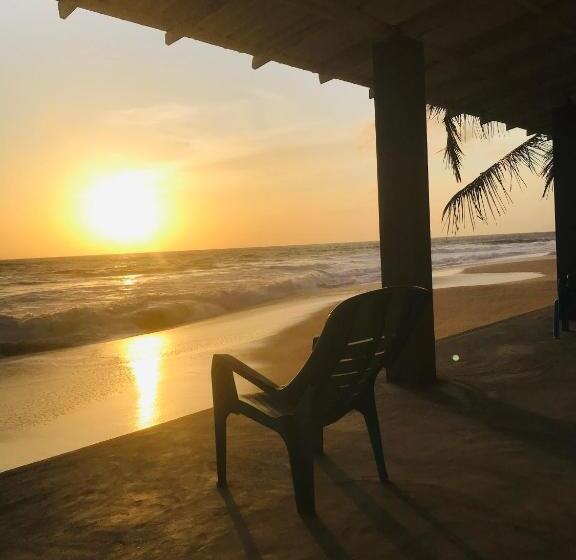 مبيت وإفطار Silver Sands Beach