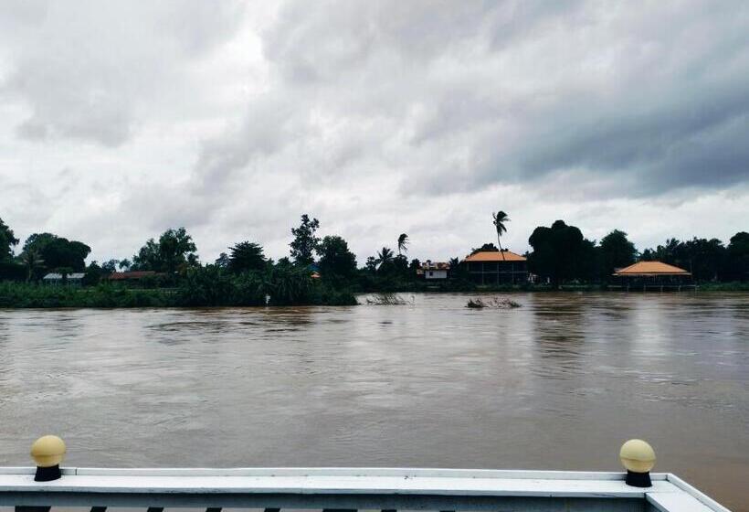 בית מלון כפרי Donkhone Long Stay Resort