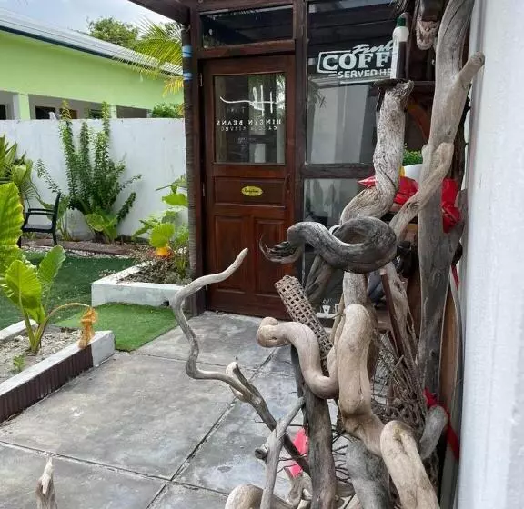 هتل Himeyn Beach Inn   Ocho Homes By Eight Continents