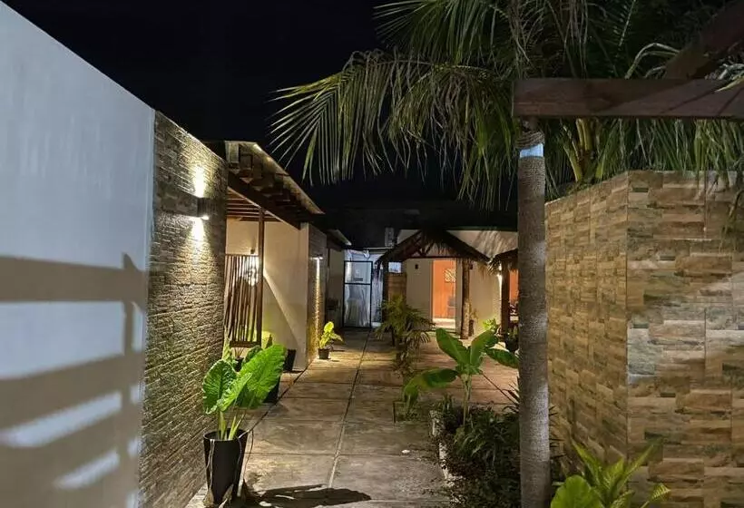 هتل Himeyn Beach Inn   Ocho Homes By Eight Continents