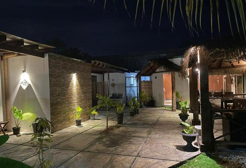 هتل Himeyn Beach Inn   Ocho Homes By Eight Continents