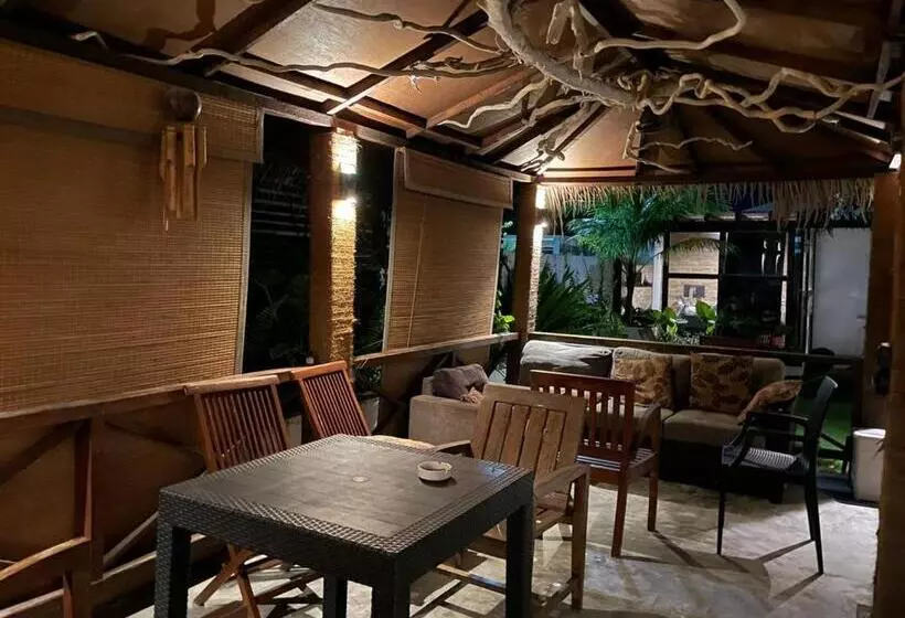 هتل Himeyn Beach Inn   Ocho Homes By Eight Continents