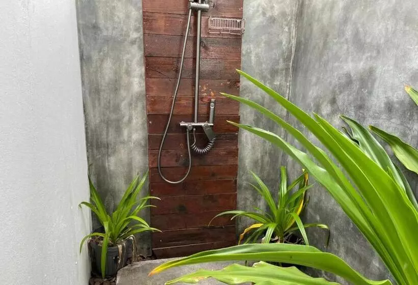 هتل Himeyn Beach Inn   Ocho Homes By Eight Continents