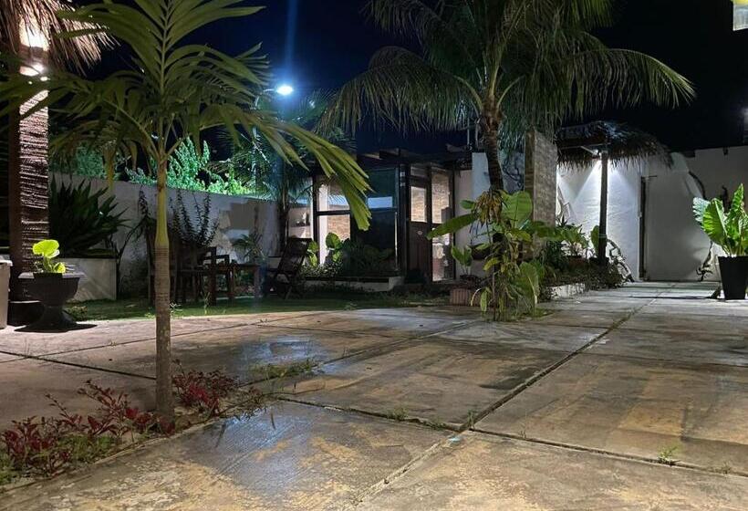 هتل Himeyn Beach Inn   Ocho Homes By Eight Continents