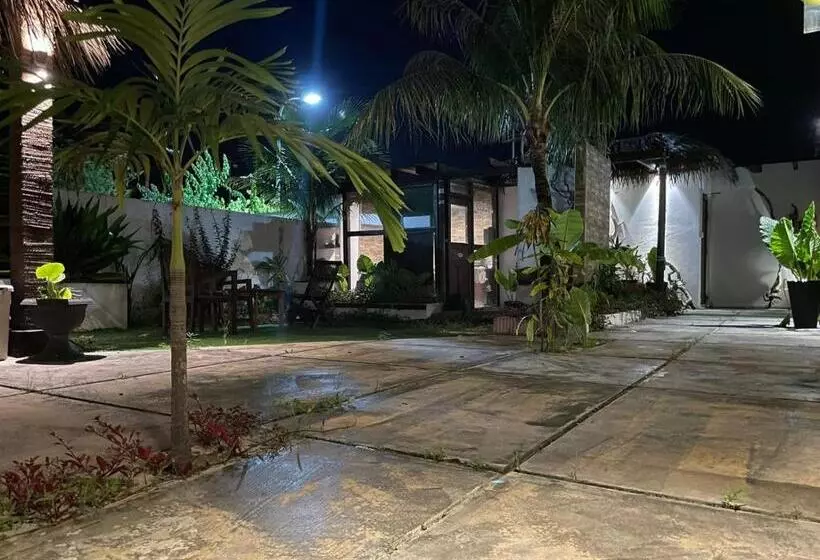 هتل Himeyn Beach Inn   Ocho Homes By Eight Continents