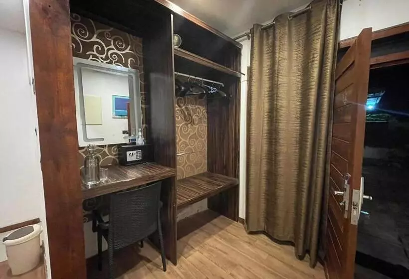 هتل Himeyn Beach Inn   Ocho Homes By Eight Continents