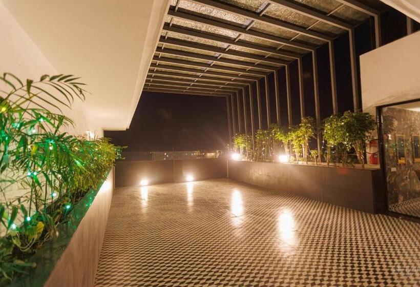 Mannat Residency By Io Hotels Near Golden Temple