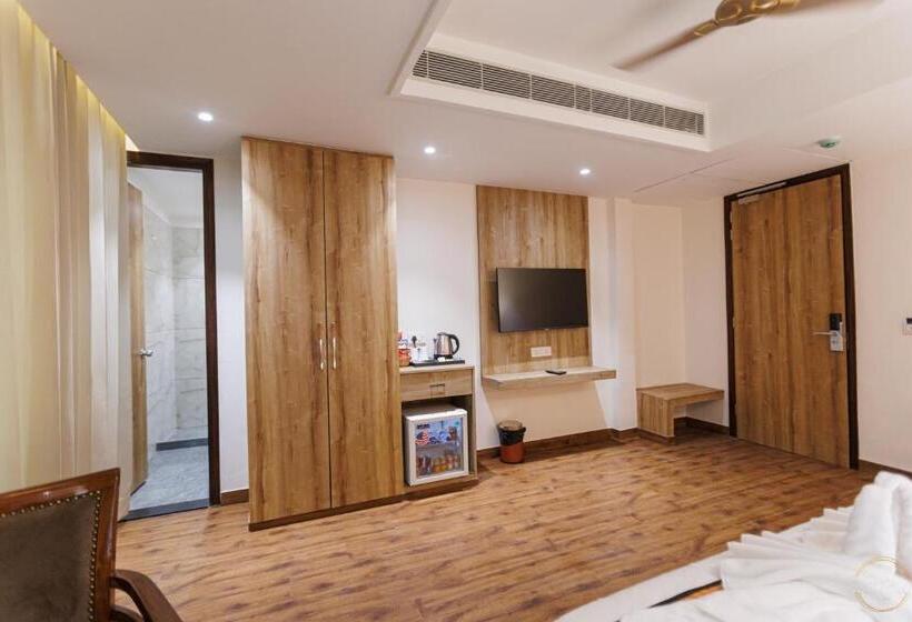 Mannat Residency By Io Hotels Near Golden Temple