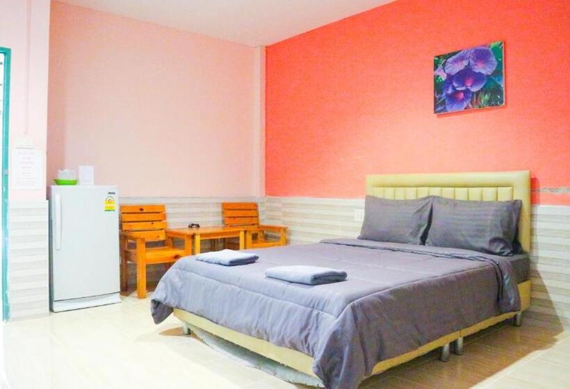 בית מלון כפרי The Moon Resort Phetchaburi