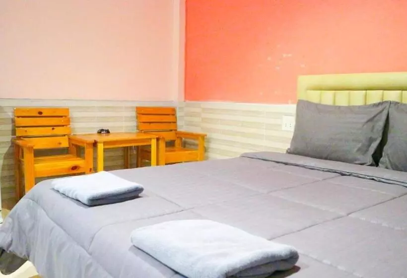 Hotelli The Moon Resort Phetchaburi