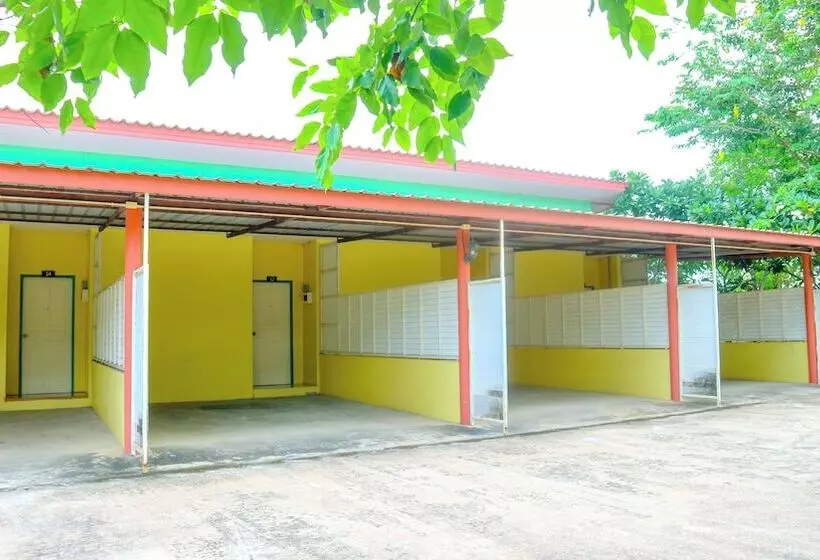 Hotelli The Moon Resort Phetchaburi