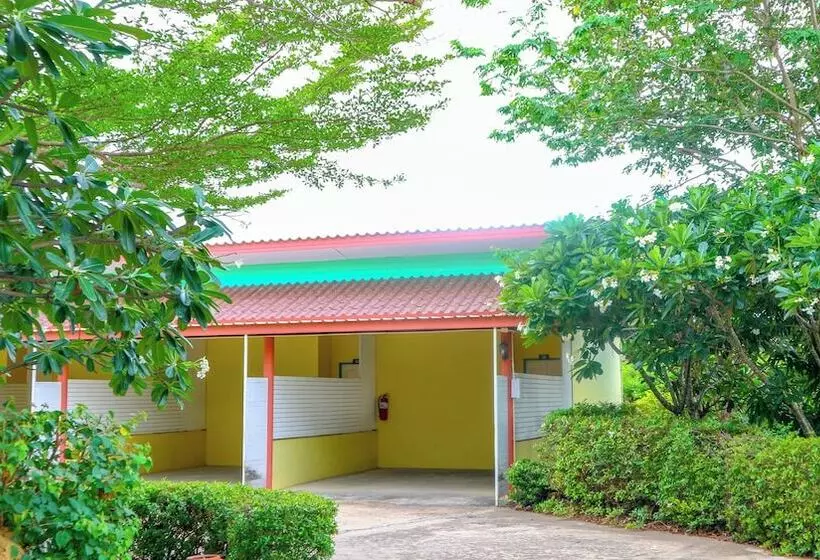 Hotelli The Moon Resort Phetchaburi