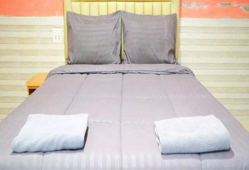 Hotelli The Moon Resort Phetchaburi