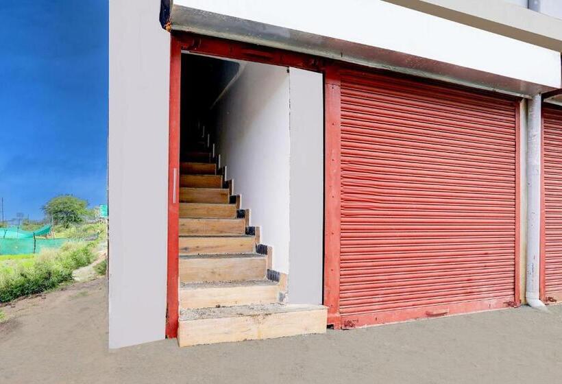 בית מלון כפרי Spot On Mg Plaza