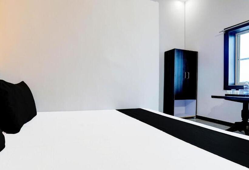 בית מלון כפרי Spot On Mg Plaza