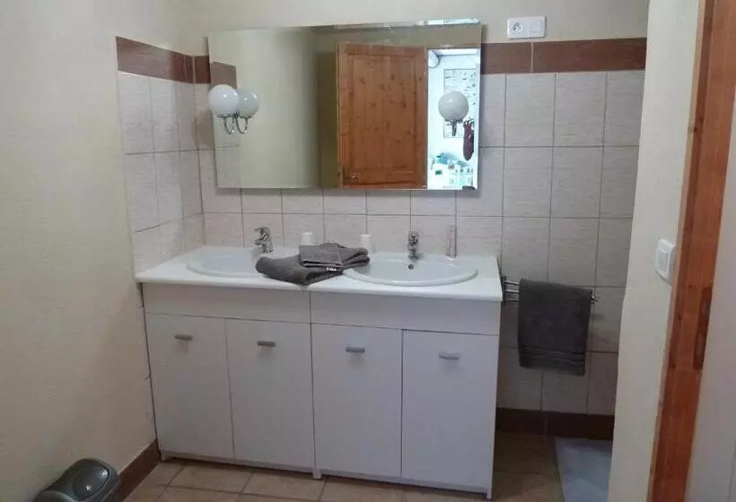 Majatalo Bienvenue Chez Bernard