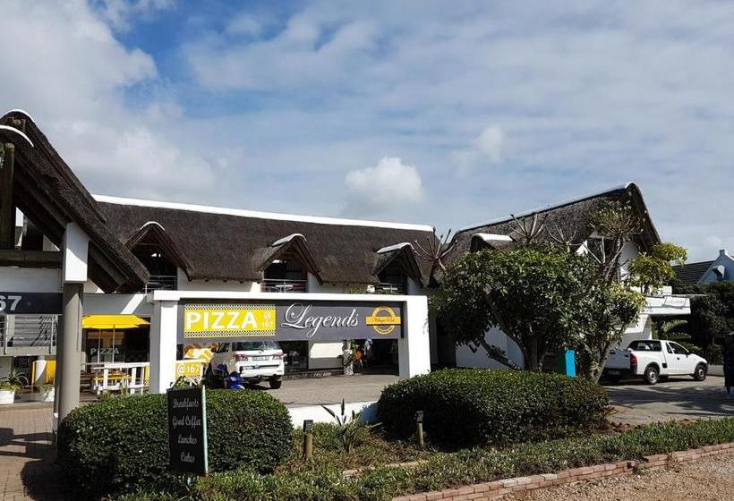 Общежитие St Francis Bay Backpackers