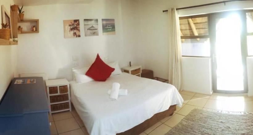 Общежитие St Francis Bay Backpackers