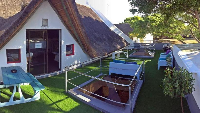 Общежитие St Francis Bay Backpackers