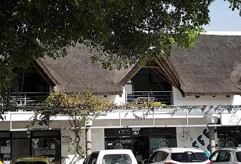 Общежитие St Francis Bay Backpackers