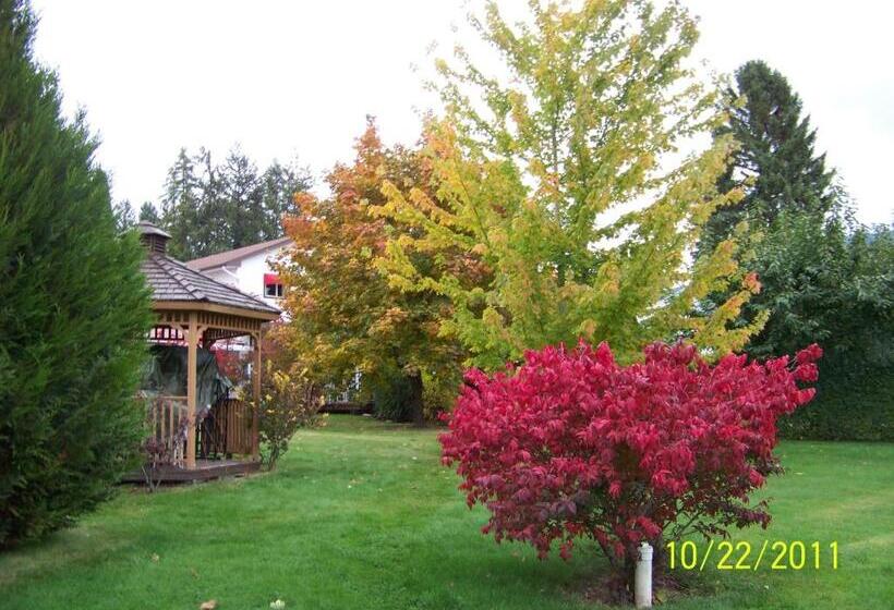 Bavarian Orchard Motel