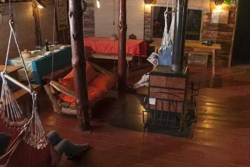 ベッドアンドブレックファースト Cabaña Y Hostal Salamandras