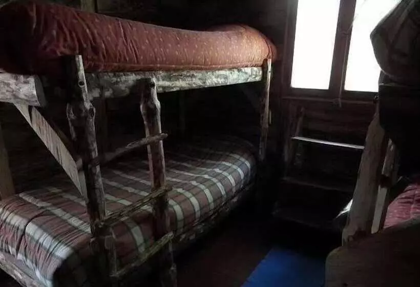 ベッドアンドブレックファースト Cabaña Y Hostal Salamandras