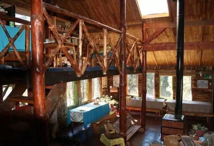 ベッドアンドブレックファースト Cabaña Y Hostal Salamandras