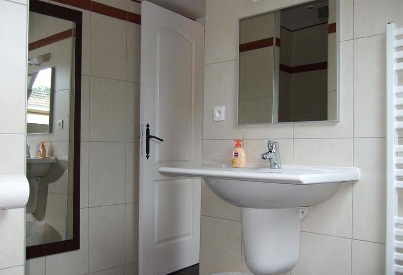 تختخواب و صبحانه Domaine De La Boudière