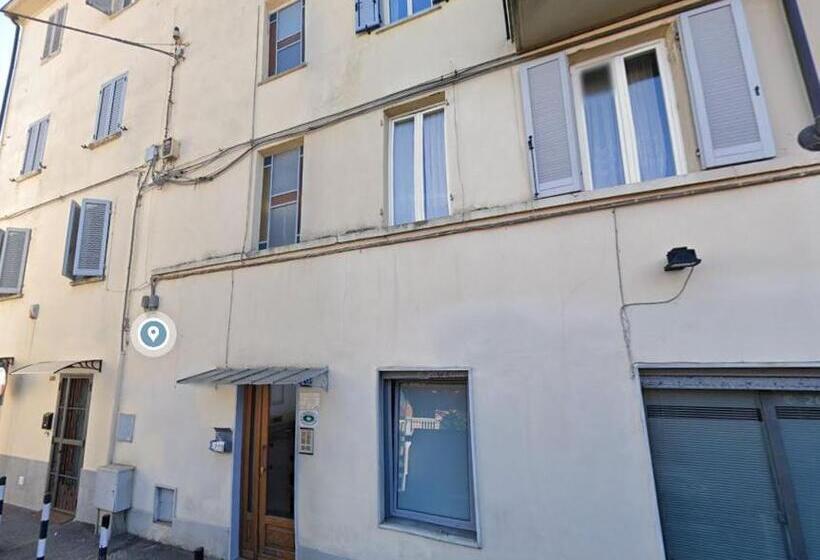 تختخواب و صبحانه Guest House Il Cedro Reale