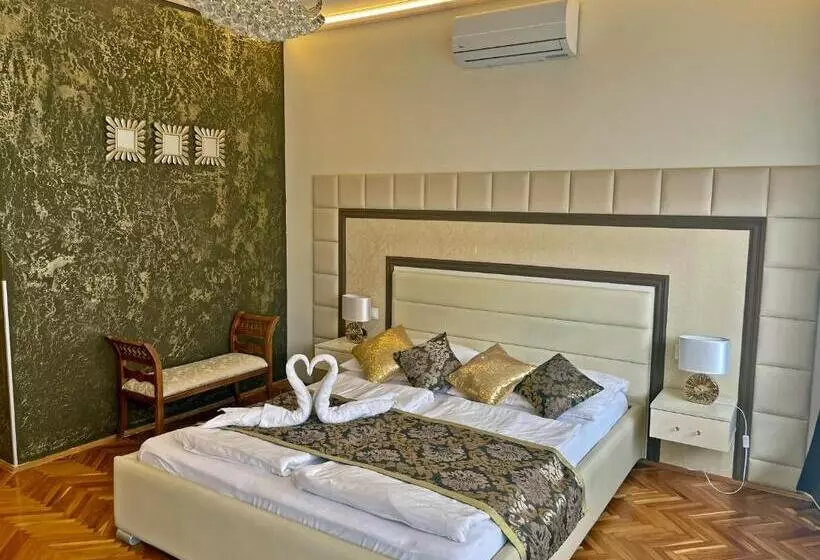 تختخواب و صبحانه Melior Szálló