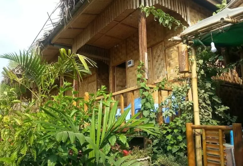 تختخواب و صبحانه Ngwe Saung Garden Guest House