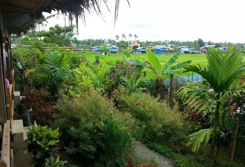 تختخواب و صبحانه Ngwe Saung Garden Guest House