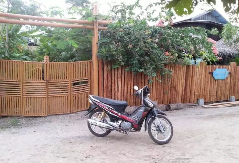 تختخواب و صبحانه Ngwe Saung Garden Guest House