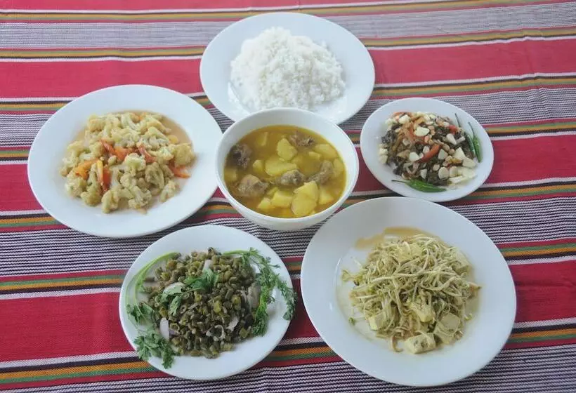 تختخواب و صبحانه Ngwe Saung Garden Guest House