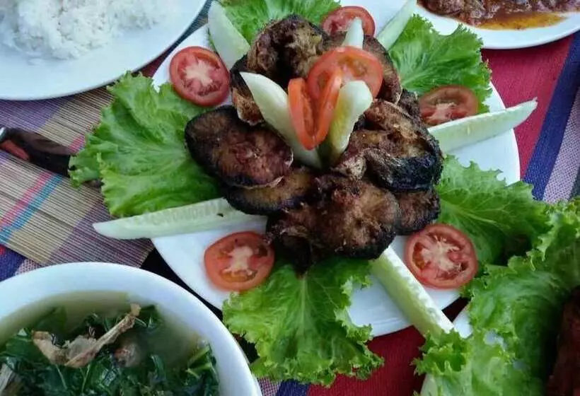 تختخواب و صبحانه Ngwe Saung Garden Guest House