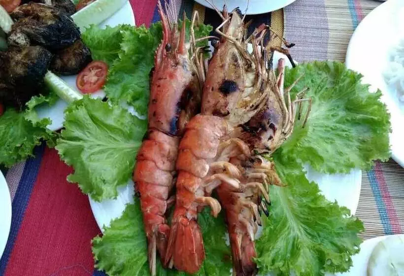 تختخواب و صبحانه Ngwe Saung Garden Guest House