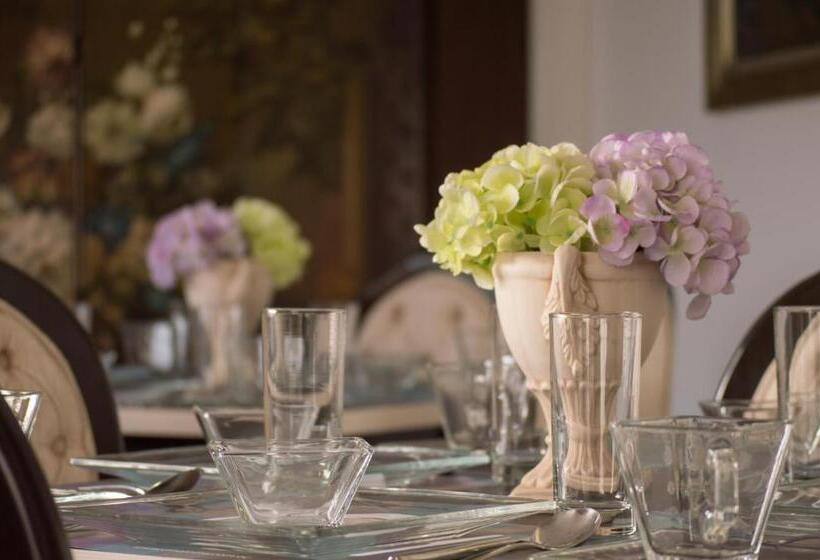 Casa Lolita Hotel Boutique