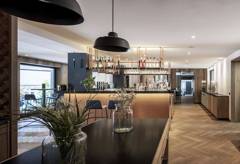 هتل Linder Cycling