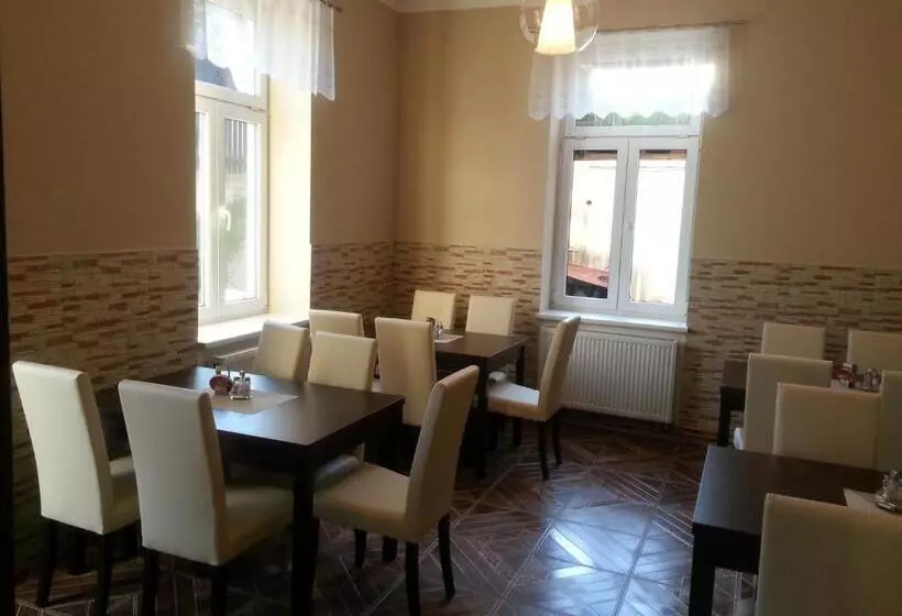 Hotelli Penzion Vesely