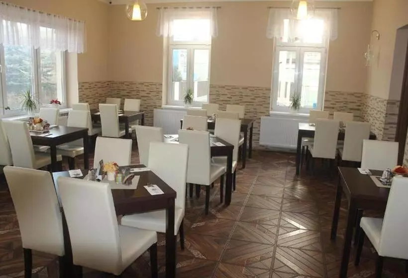 Hotelli Penzion Vesely