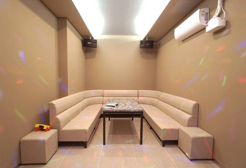 בית מלון כפרי Persimmon Tourist