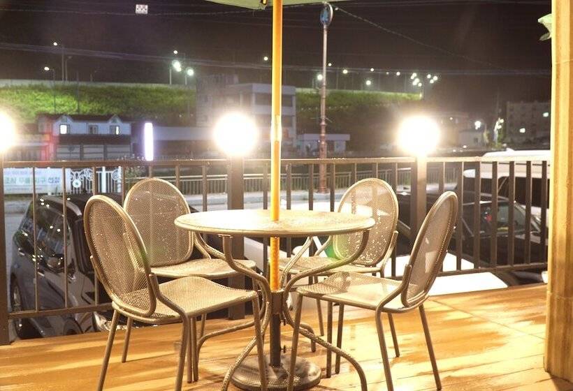 בית מלון כפרי Persimmon Tourist