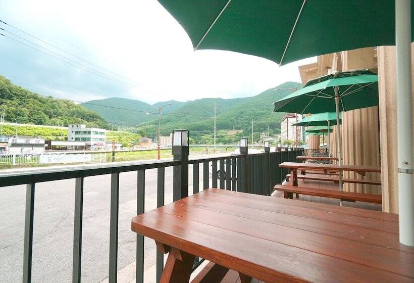 בית מלון כפרי Persimmon Tourist