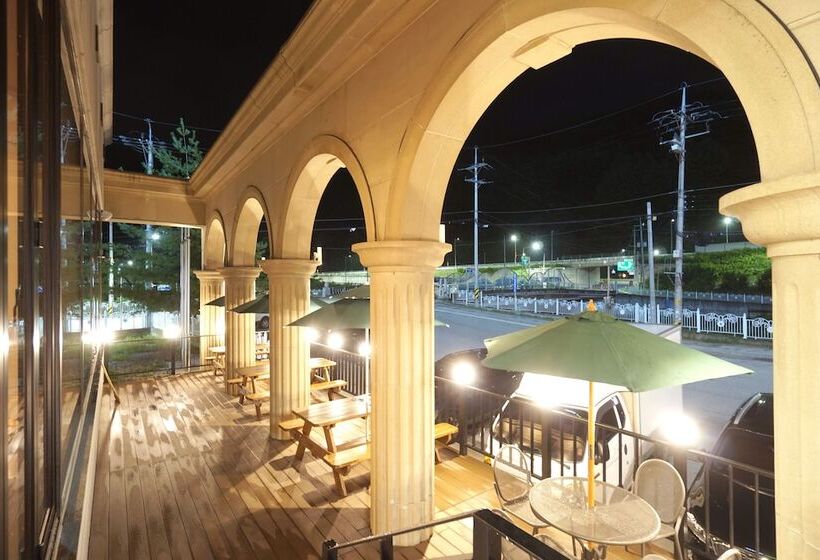 בית מלון כפרי Persimmon Tourist