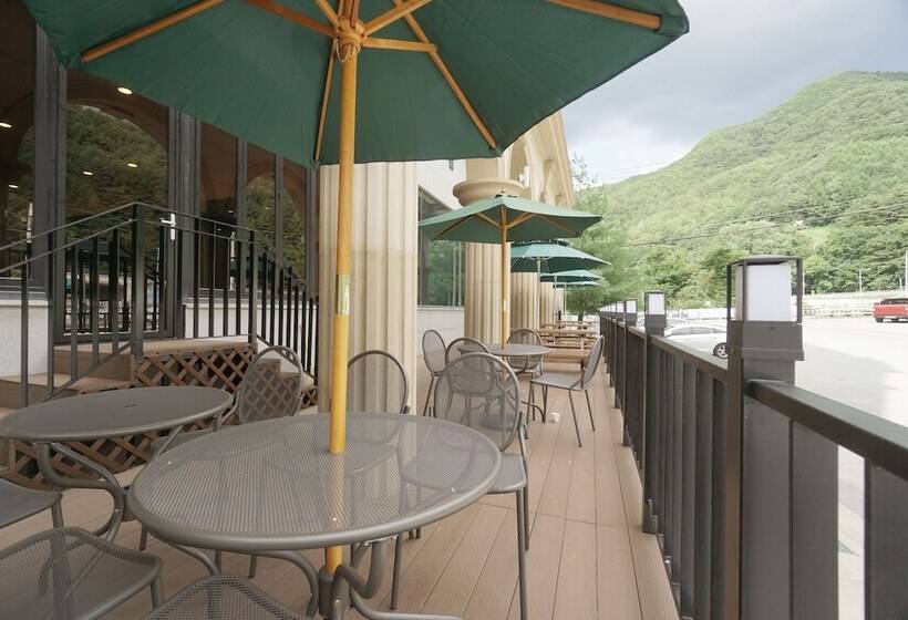 בית מלון כפרי Persimmon Tourist